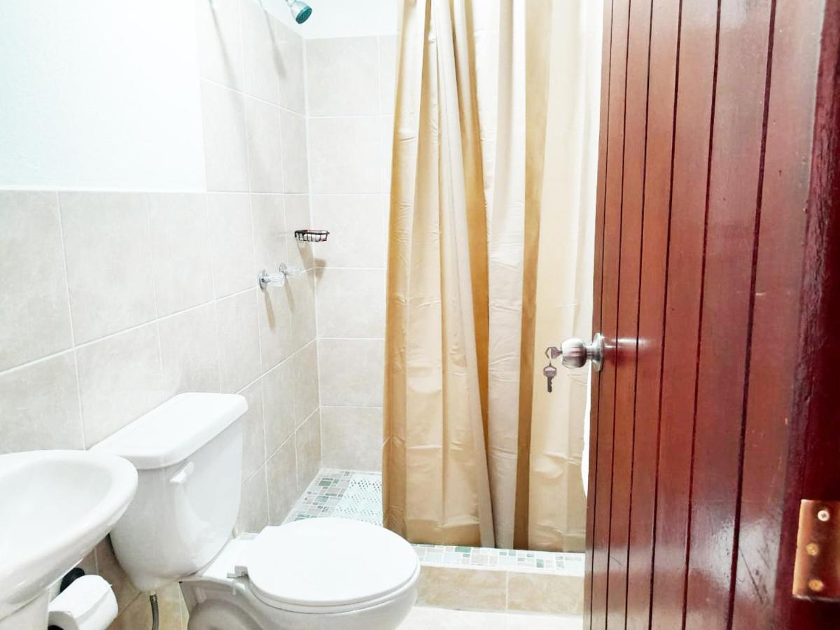 Hospedaje Via 7 Guatemala City Ngoại thất bức ảnh